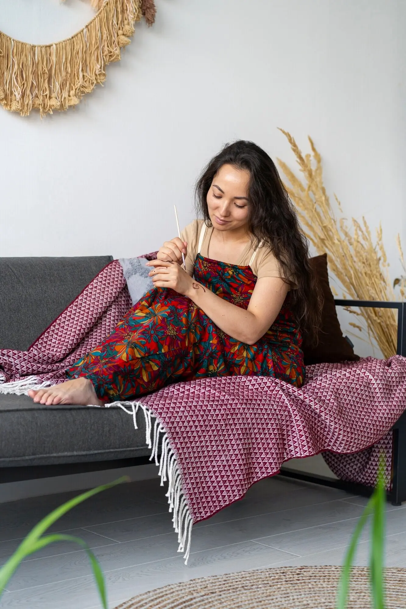 Lebensstil von Menschen, die in Boho-Interieurs wohnen.